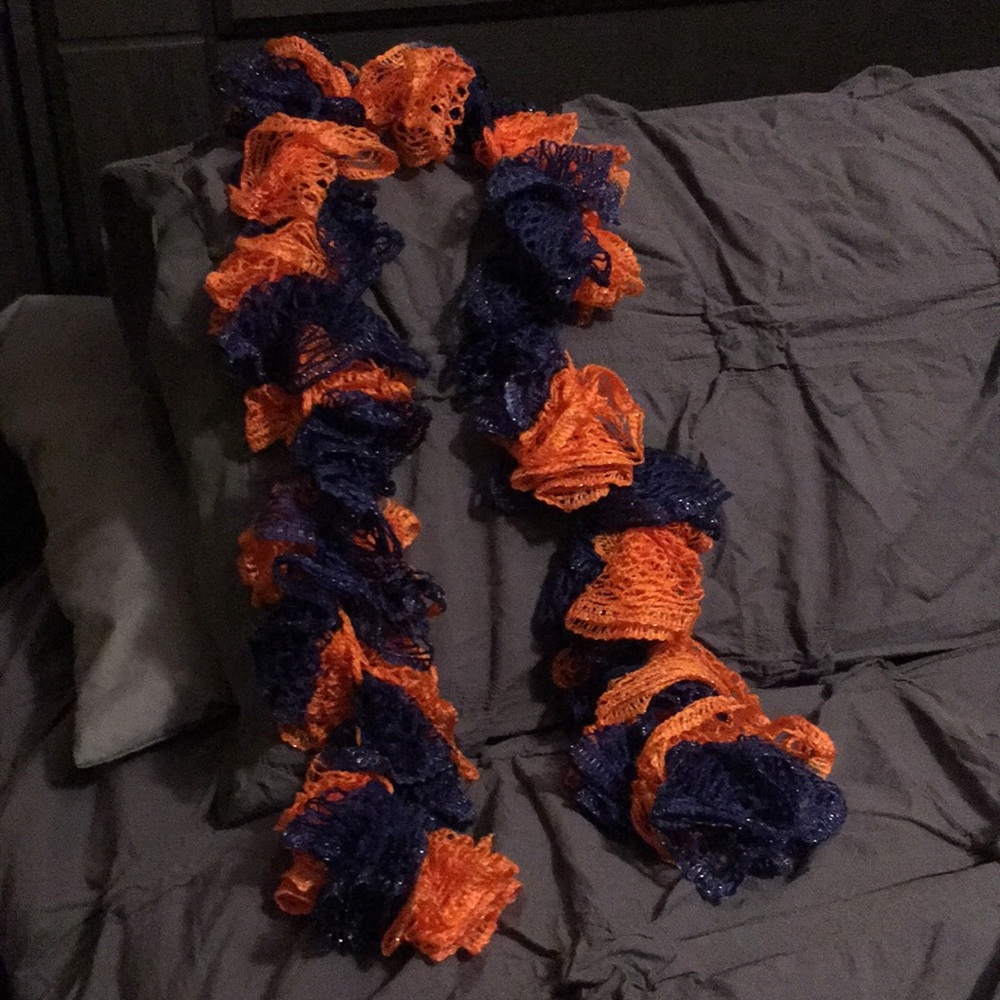 🧣 Scarf 🧣 - Picture 2 of 3